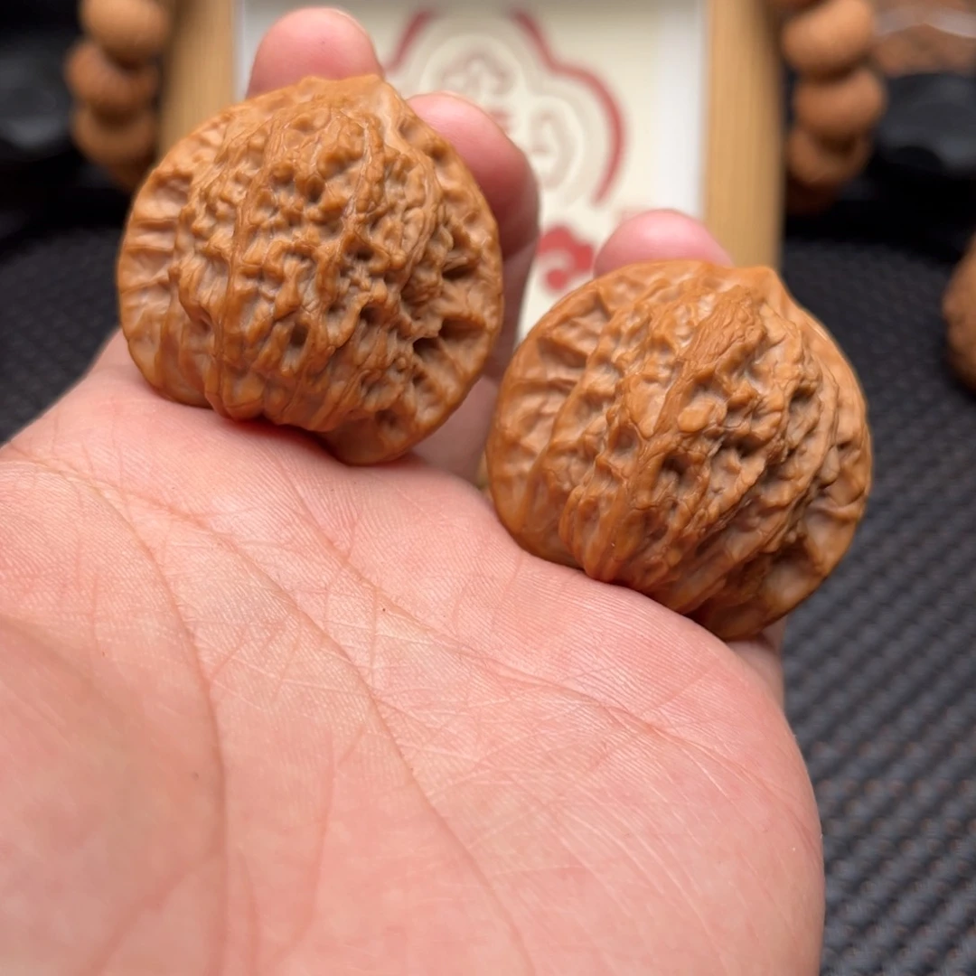 吊坠文玩核桃蛋**。崔凯公子帽