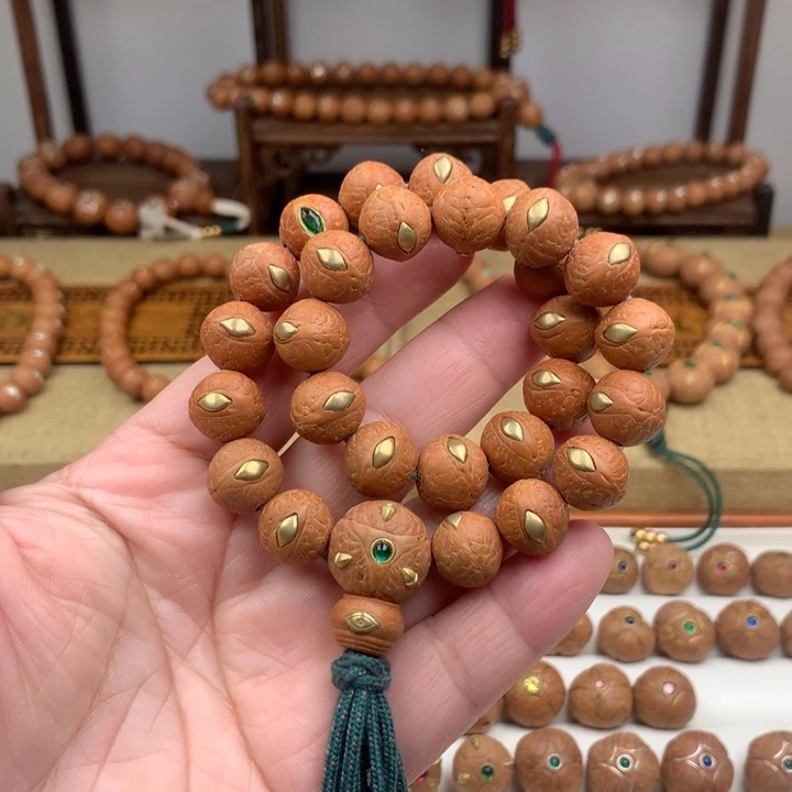 凤眼菩提吊坠手持