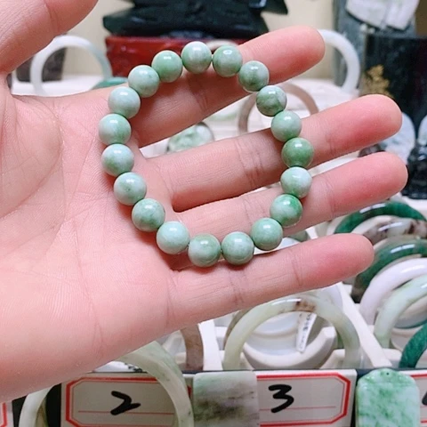 未镶嵌独山玉手链