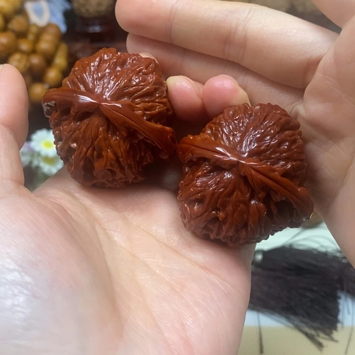 用***0文玩核桃吊坠白狮子