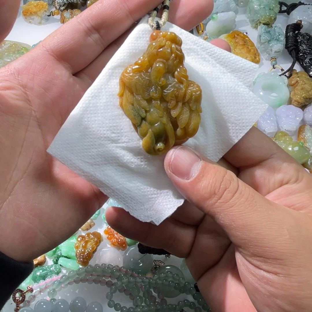 翡翠颈饰未镶嵌天然