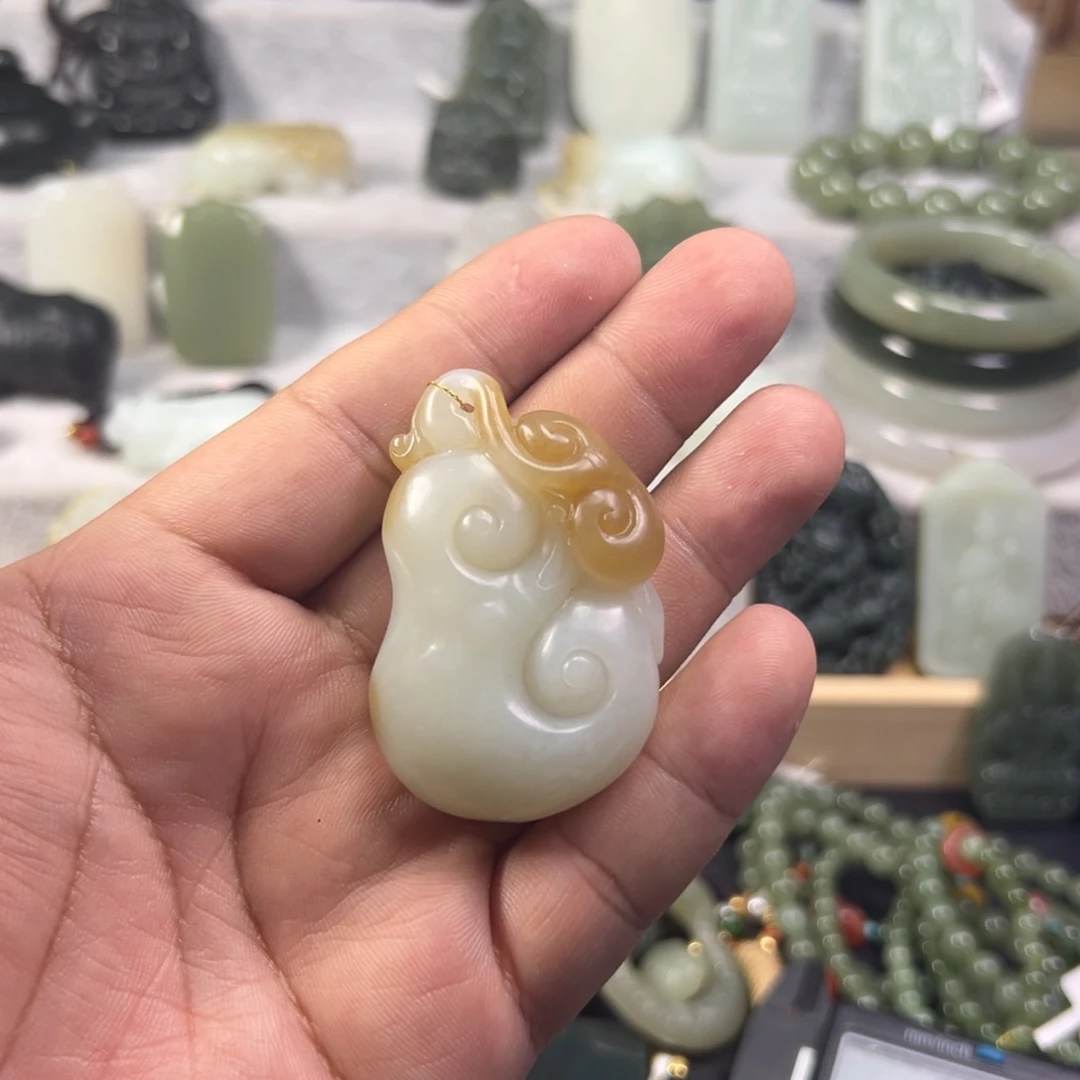 和田玉颈饰未镶嵌