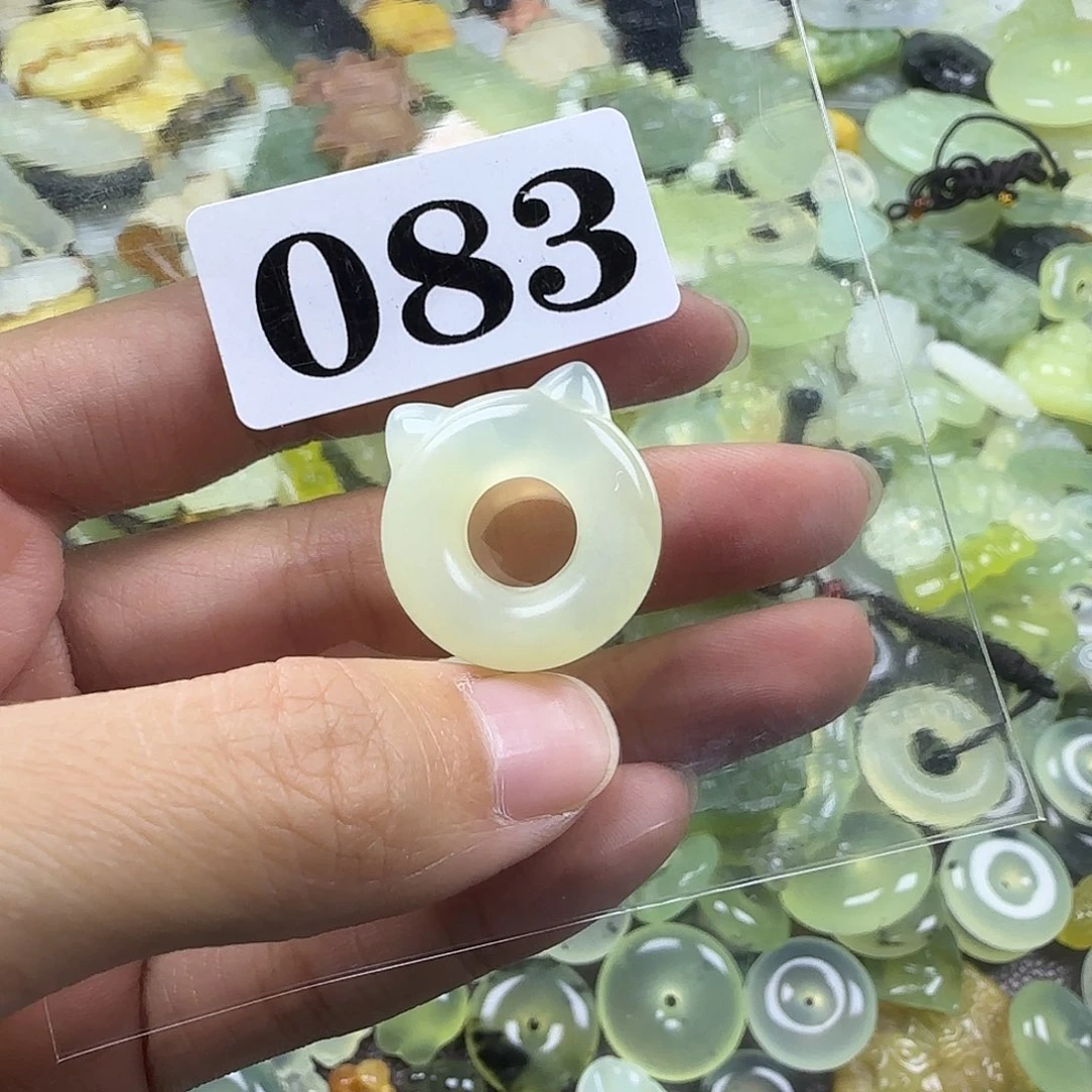 蛇纹石玉未镶嵌岫玉吊坠
