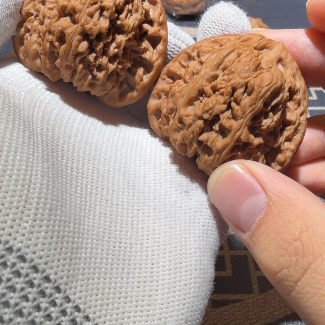 文玩核桃吊坠三角南疆