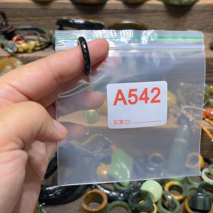 满***满岫岩老玉（透闪石质玉）未镶嵌戒指