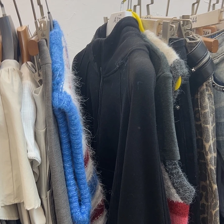 苏***染今天新款 黑色连帽加绒卫衣外套