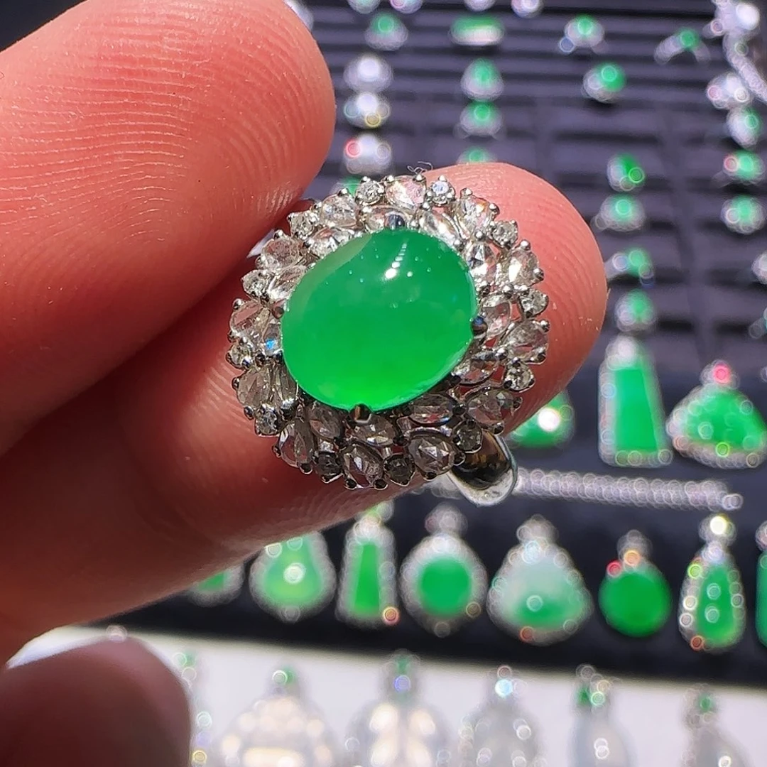 翡翠18K金镶嵌戒指戒指