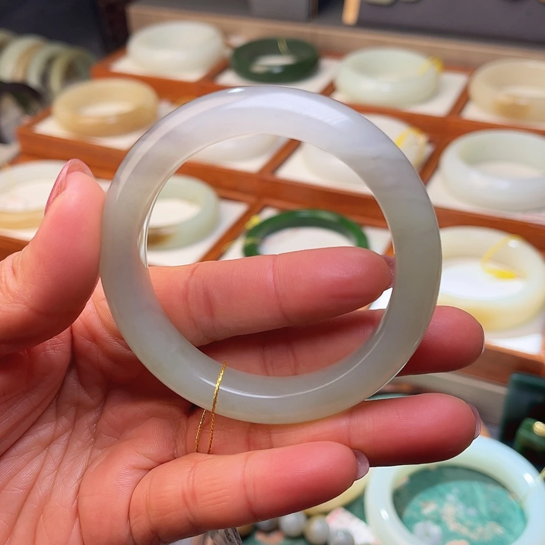 和田玉未镶嵌手镯54