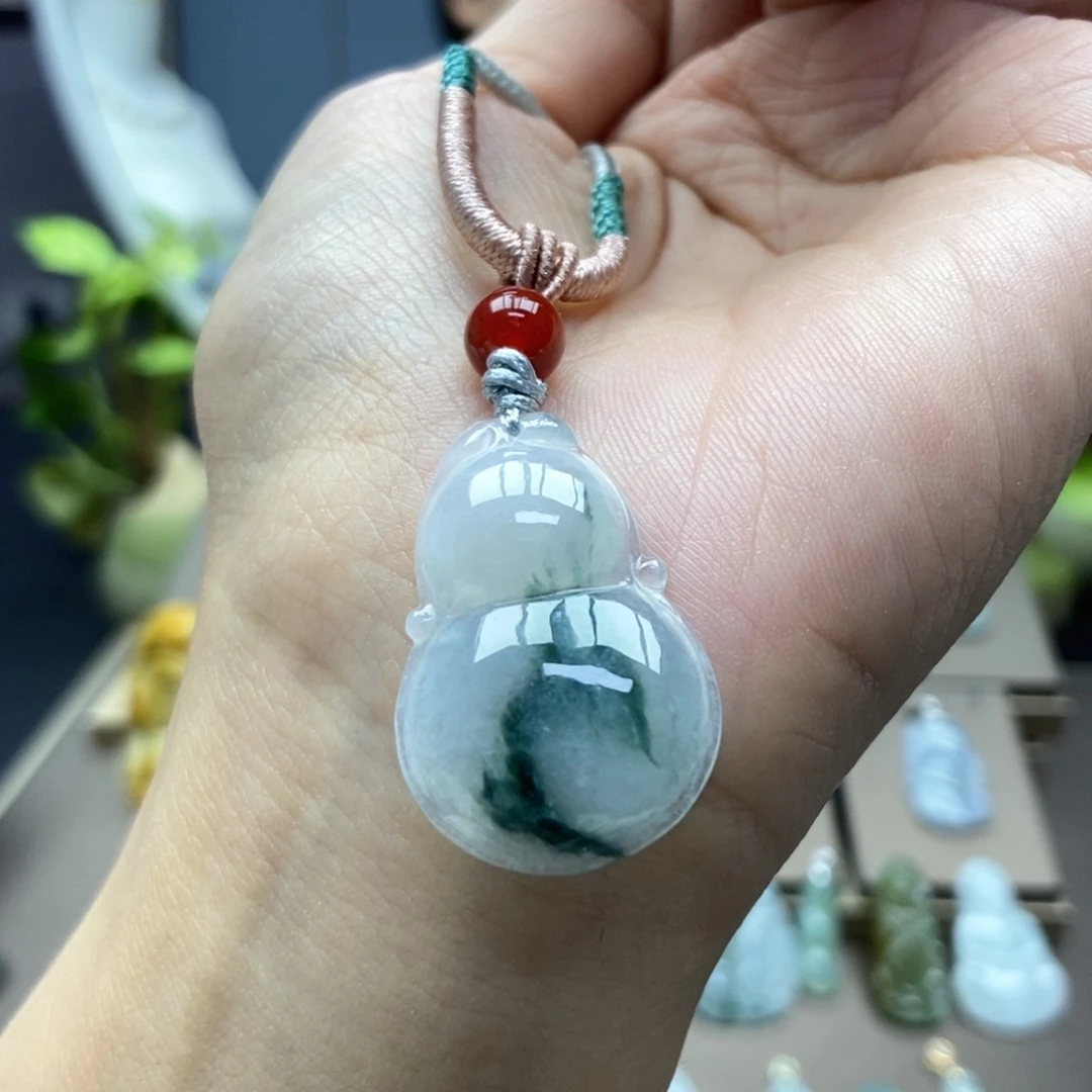 翡翠颈饰未镶嵌吊坠