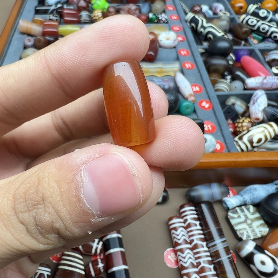 青****玛瑙/玉髓未镶嵌珠宝半成品