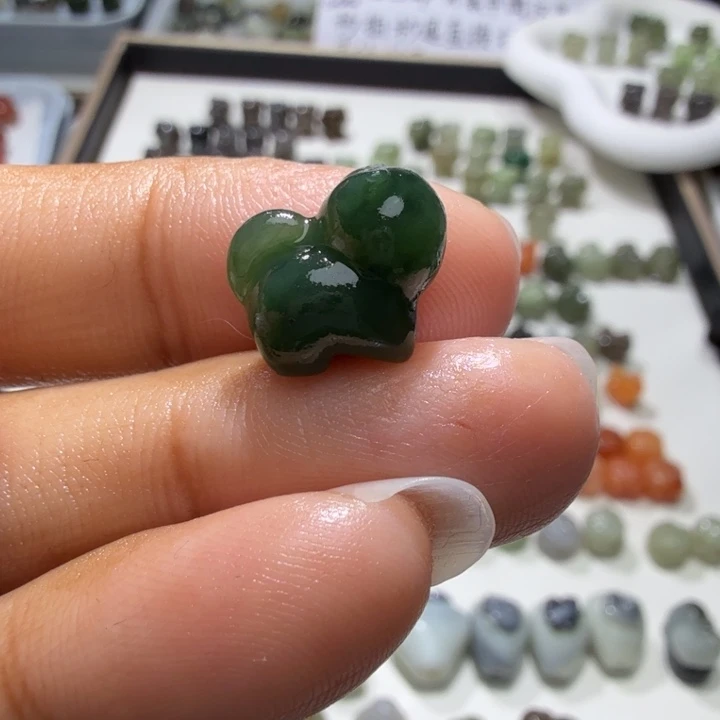 和田玉未镶嵌珠宝奇石