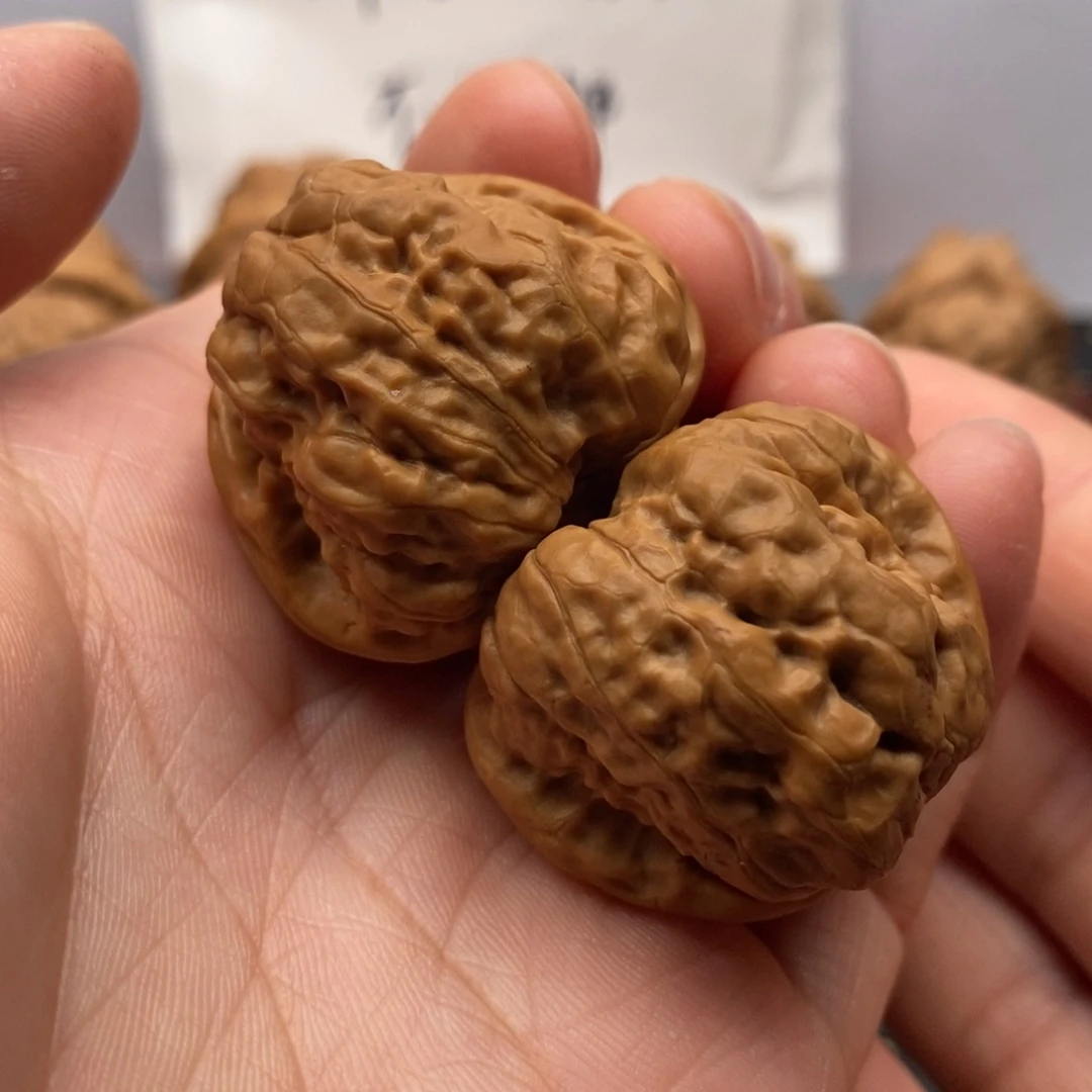 文玩核桃吊坠边33左右