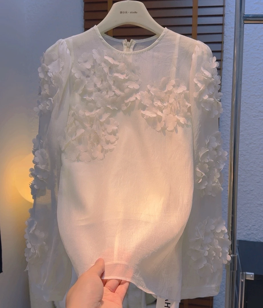 2211立体花朵微透白色高档洋气长袖衬衫