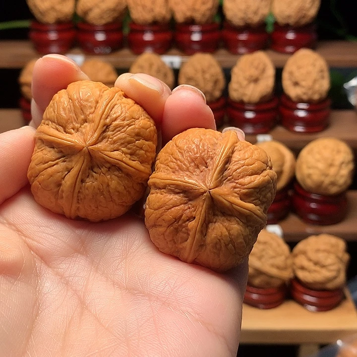 吊坠桃核金蜢四棱41尺寸