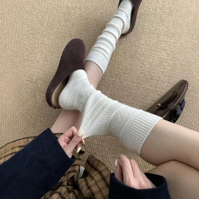 菱形格纹理新款小腿袜秋冬季羊毛加厚保暖女堆堆袜驼绒百搭长腿袜