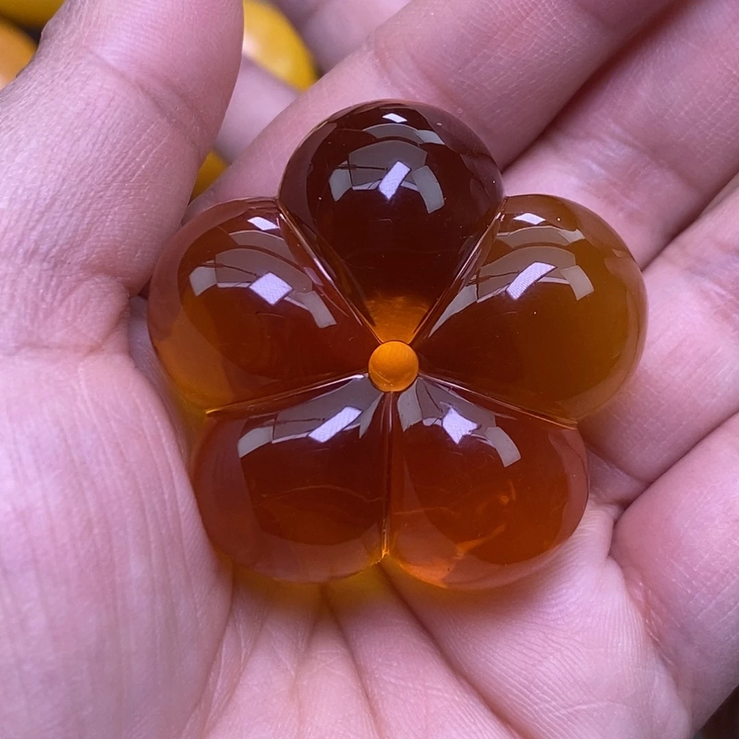 蜜蜡未镶嵌珠宝奇石