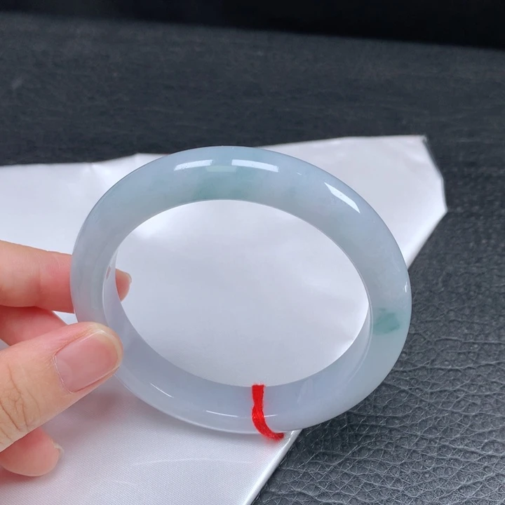 ****翡翠未镶嵌手镯