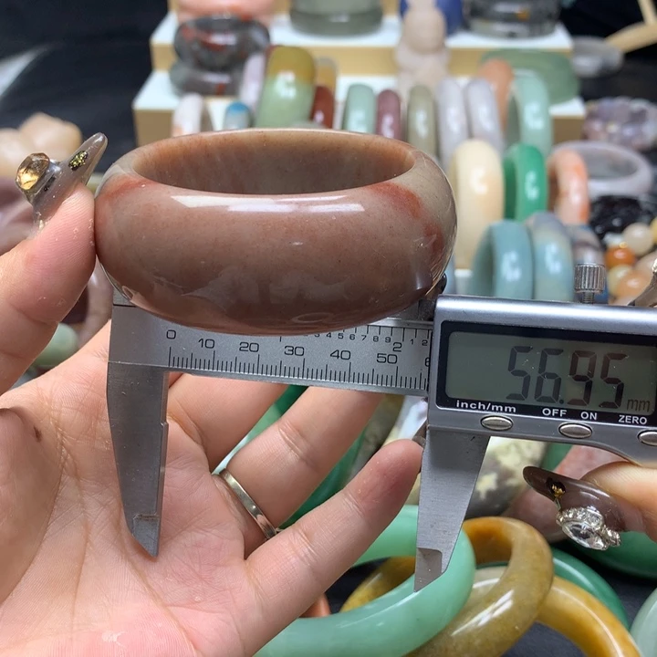 未镶嵌手镯石英质玉