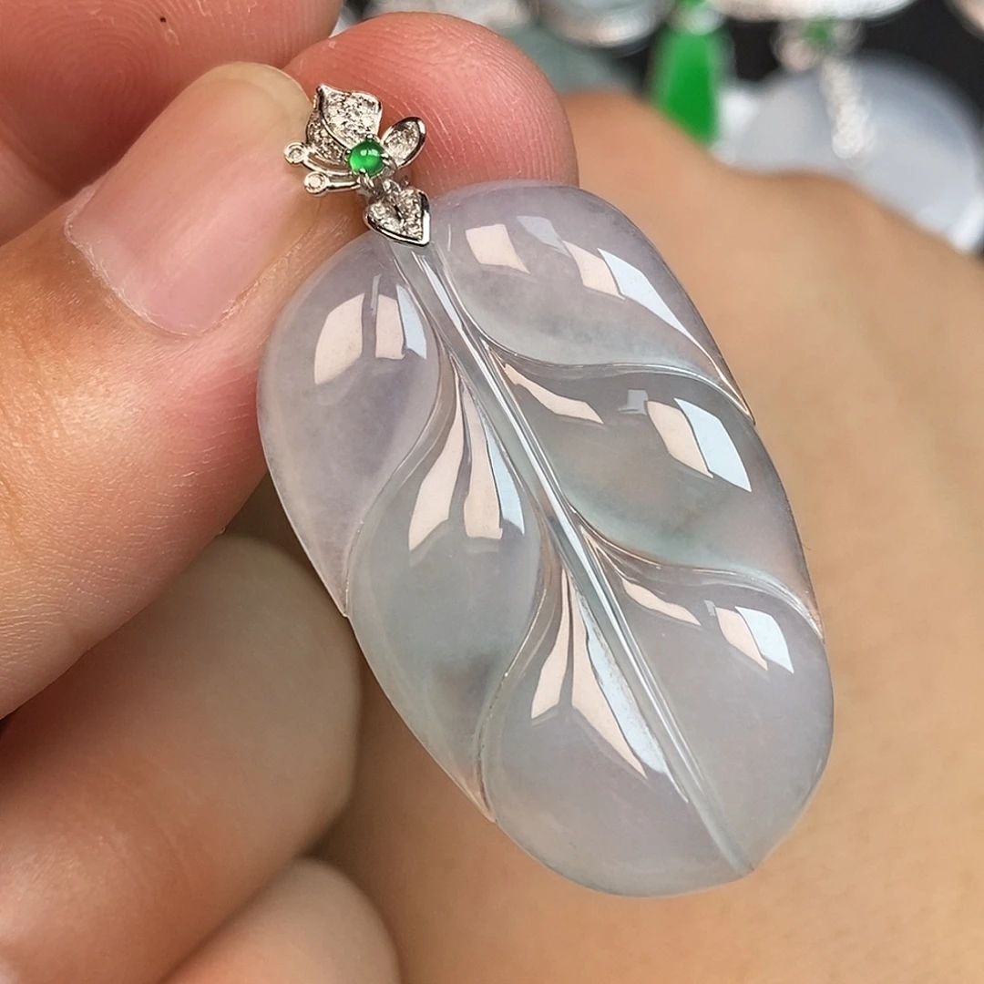 翡翠18K金镶嵌颈饰叶子