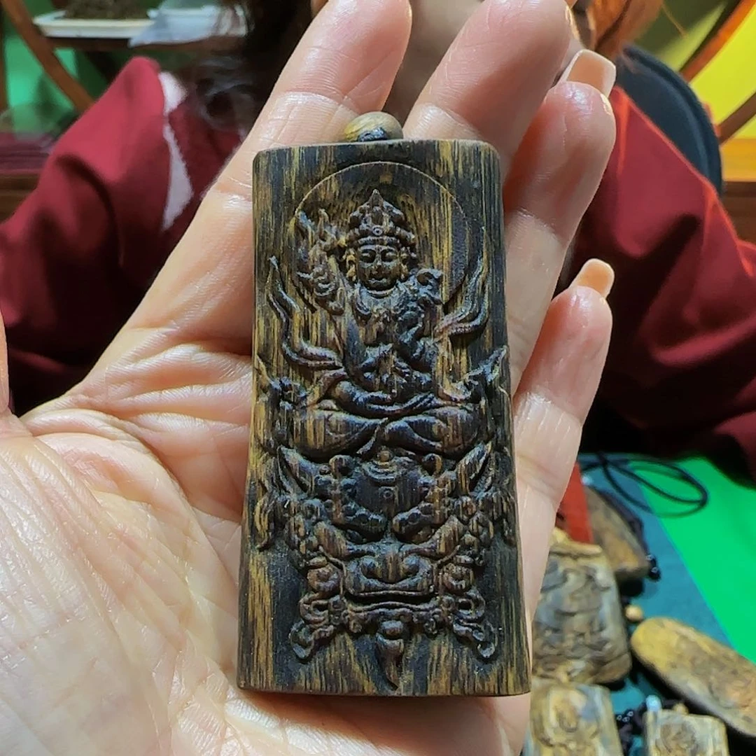 沉香吊坠海南白奇乌身老料雕刻文殊带绳17.7克