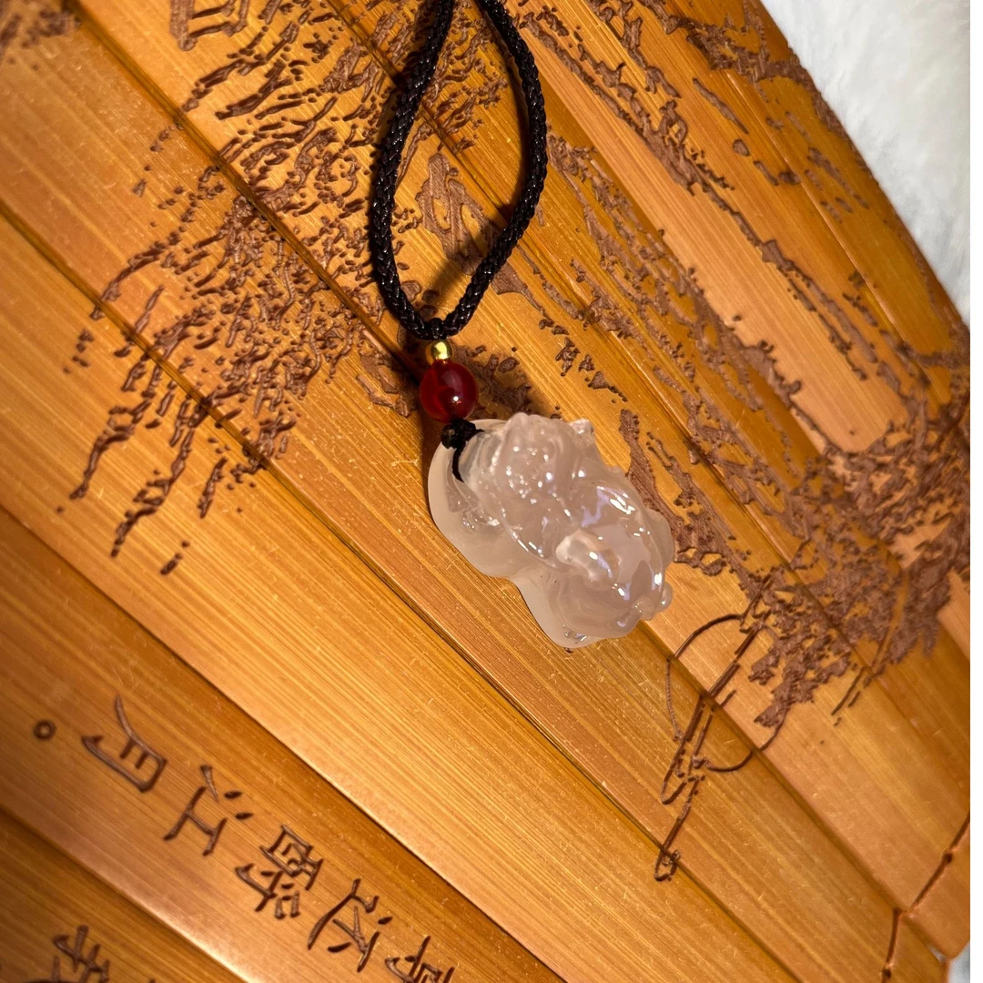 非金属仿水晶吊坠 仿水晶虎兽项链