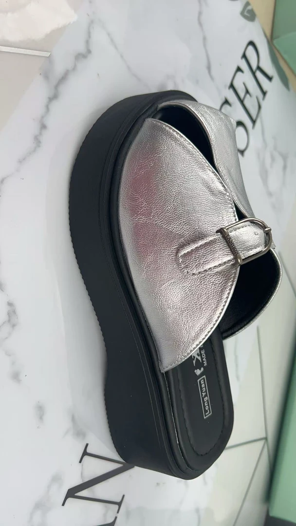 春夏纯色韩版厚底包头拖修面皮凉鞋黑色包头度假风百搭时尚 T-3