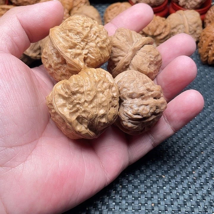 捕***影把件文玩核桃南瓜墩蛤蟆头