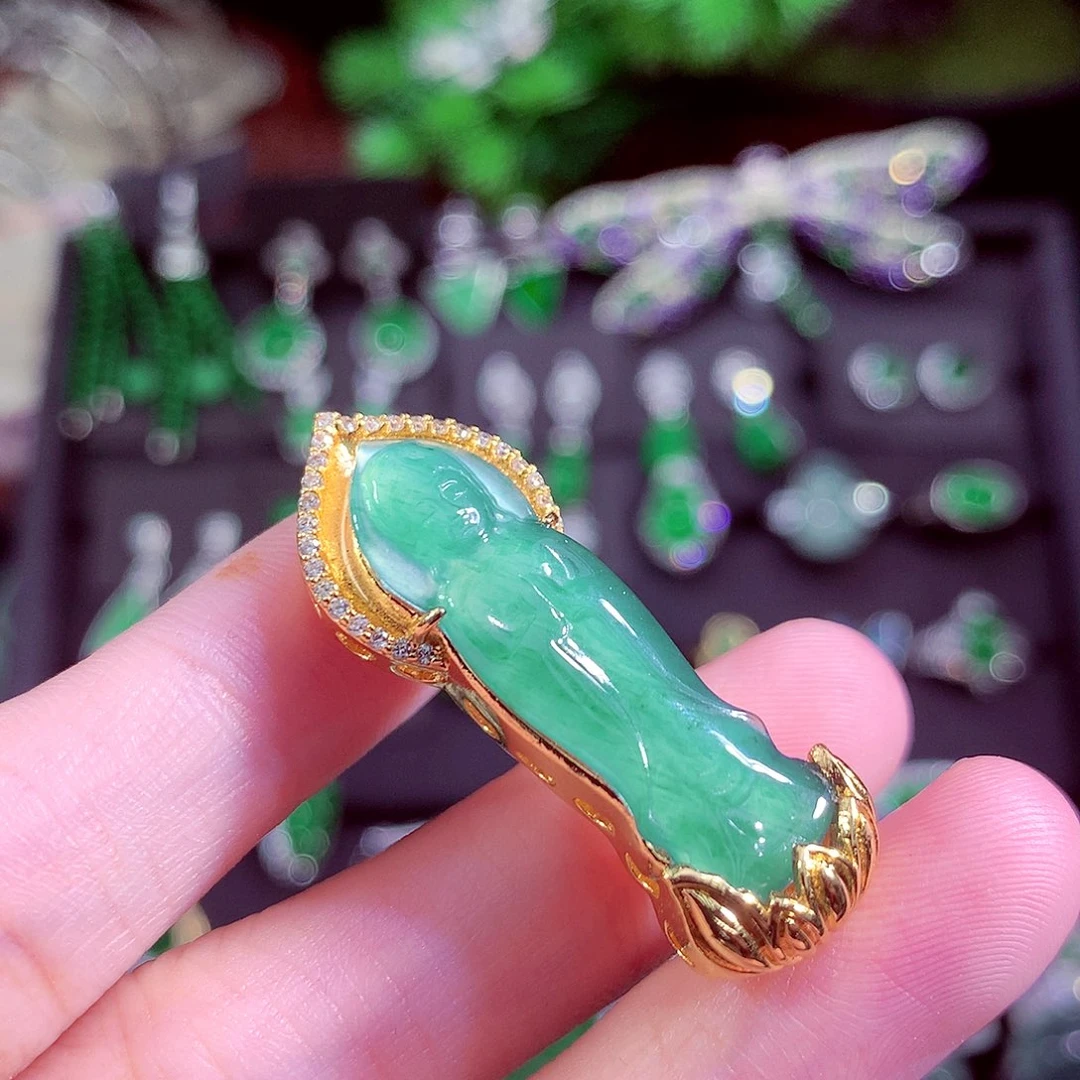 颈饰未镶嵌翡翠天然