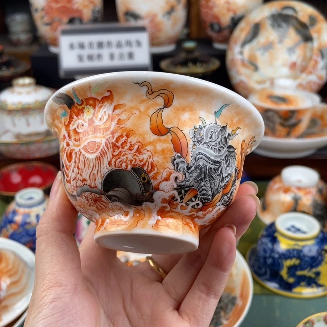 陶瓷的设计师是一个人的