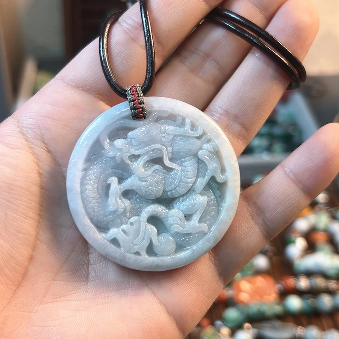 翡翠颈饰未镶嵌吊坠