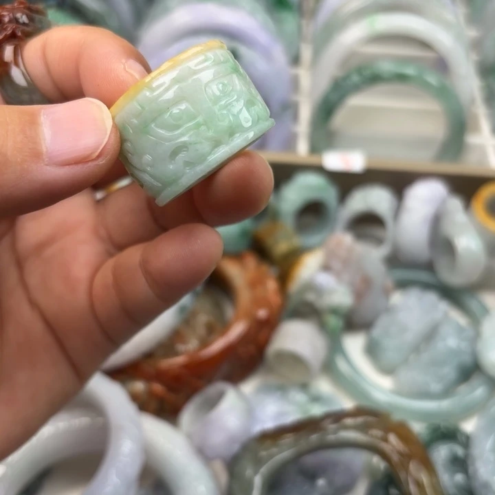 翡翠未镶嵌戒指港码23
