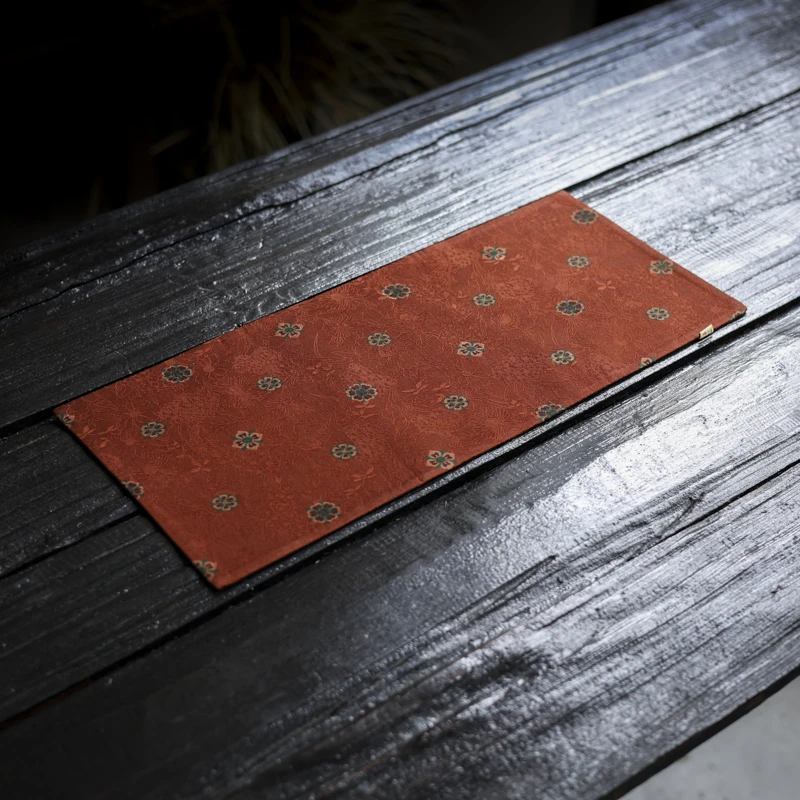 【小田甄陶】团花宝相纹红底香云纱茶席50*22（V1174）