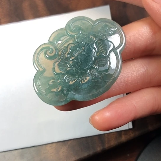 翡翠未镶嵌颈饰缅甸A货，每天下午1点半开播