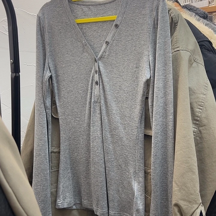 今天新款 灰色打底 M