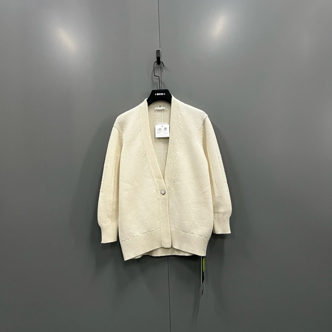 未使用 Hermes/爱马仕 ab915 610516 米白色针织开衫 36码