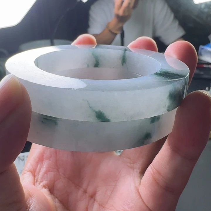 定制翡翠未镶嵌手镯