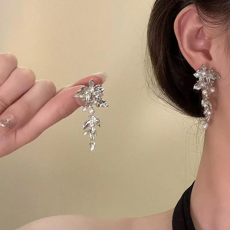 铜合金仿珍珠耳饰 1156法式精致花朵耳坠复古高级感冷淡风气质