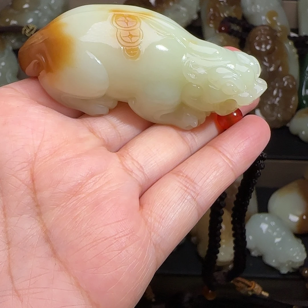 小***湖颈饰未镶嵌和田玉
