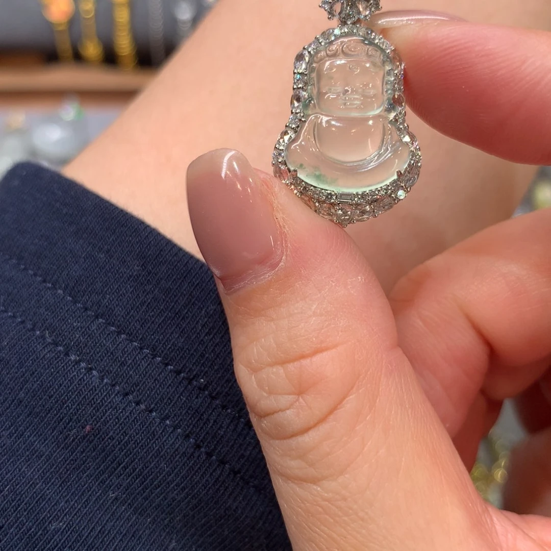 翡翠颈饰18K金镶嵌吊坠