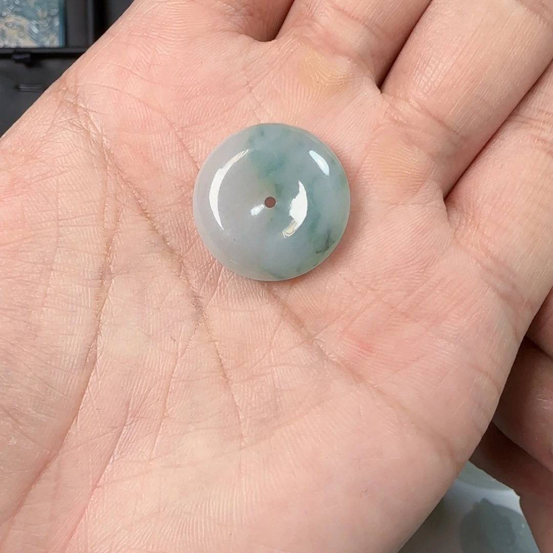 翡翠未镶嵌颈饰飘花平安扣