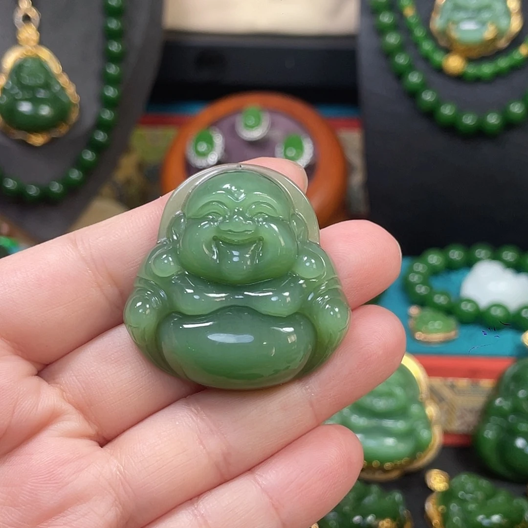 坦****和田玉（碧玉）未镶嵌颈饰粉绿猫眼佛公40mm