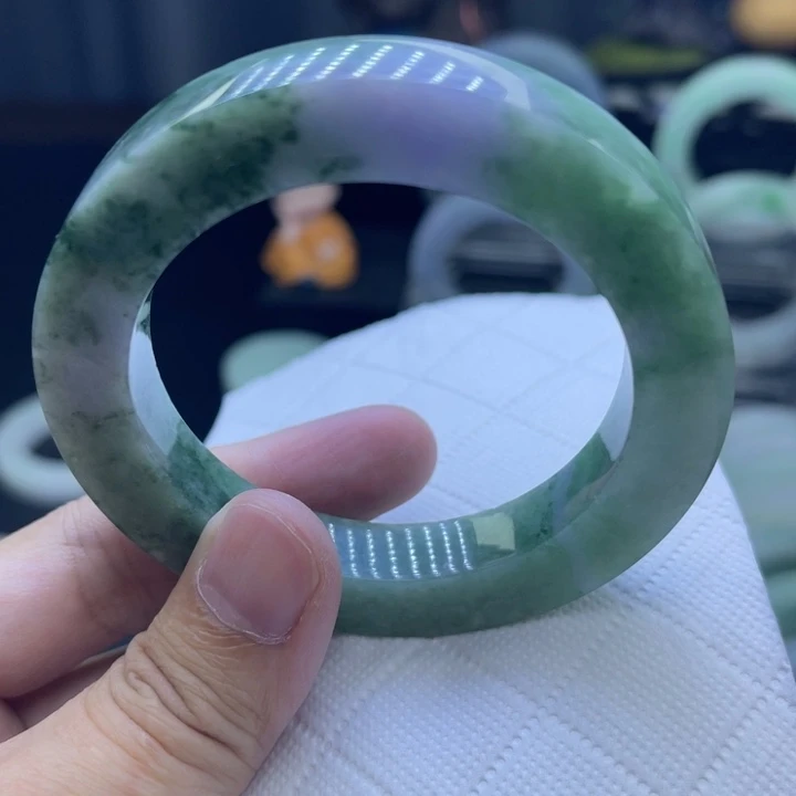 定制翡翠未镶嵌手镯