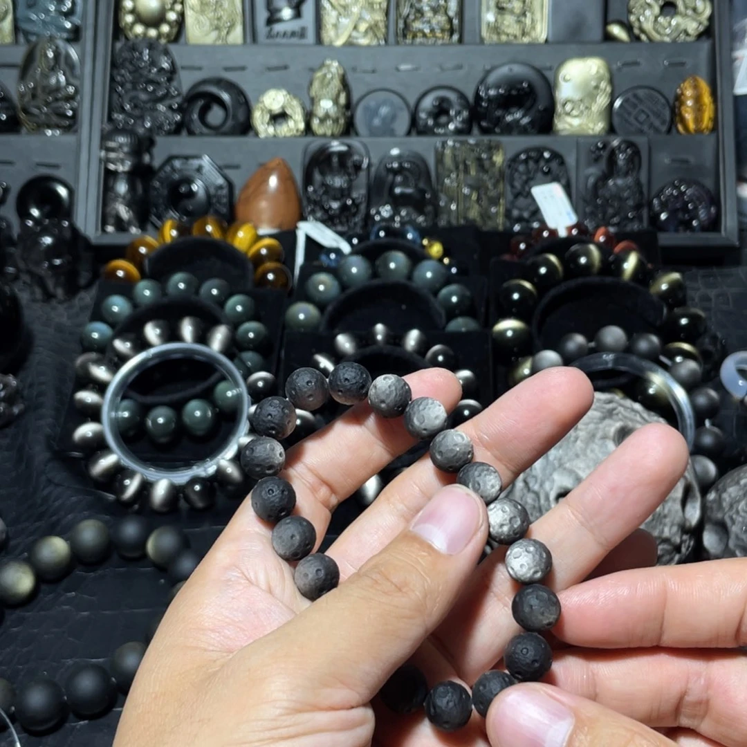 T***张未镶嵌黑曜岩珠宝奇石