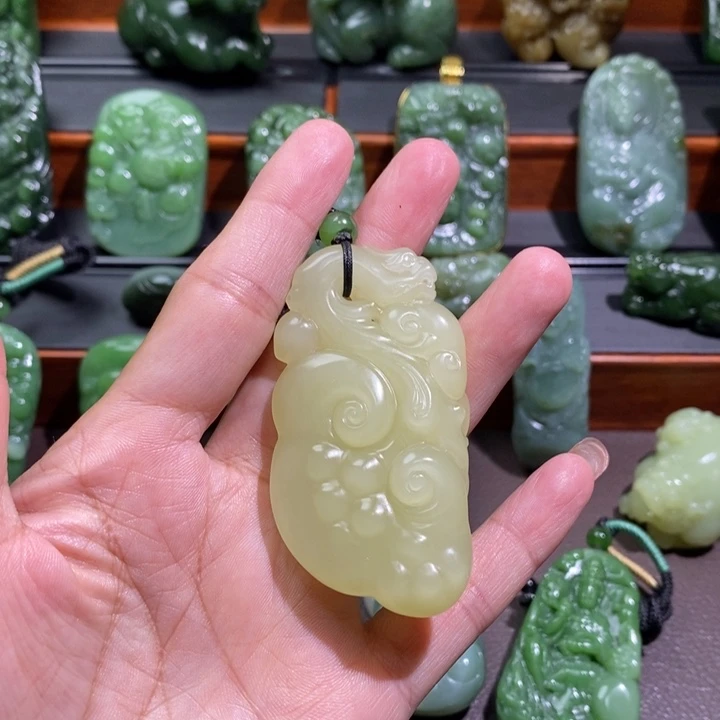 未镶嵌和田玉挂件