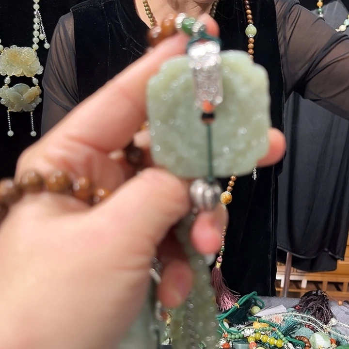 颈饰未镶嵌和田玉