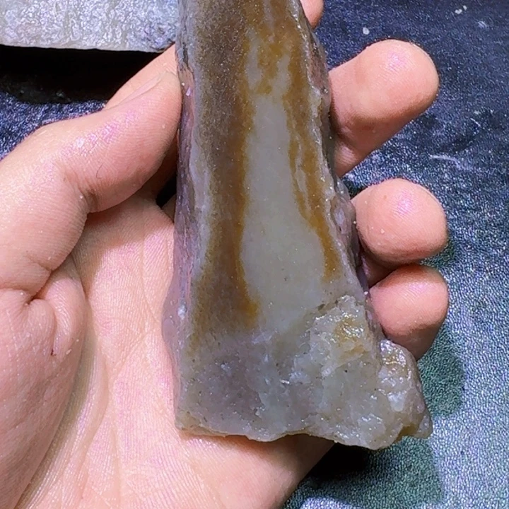 未镶嵌和田玉（糖玉）珠宝半成品