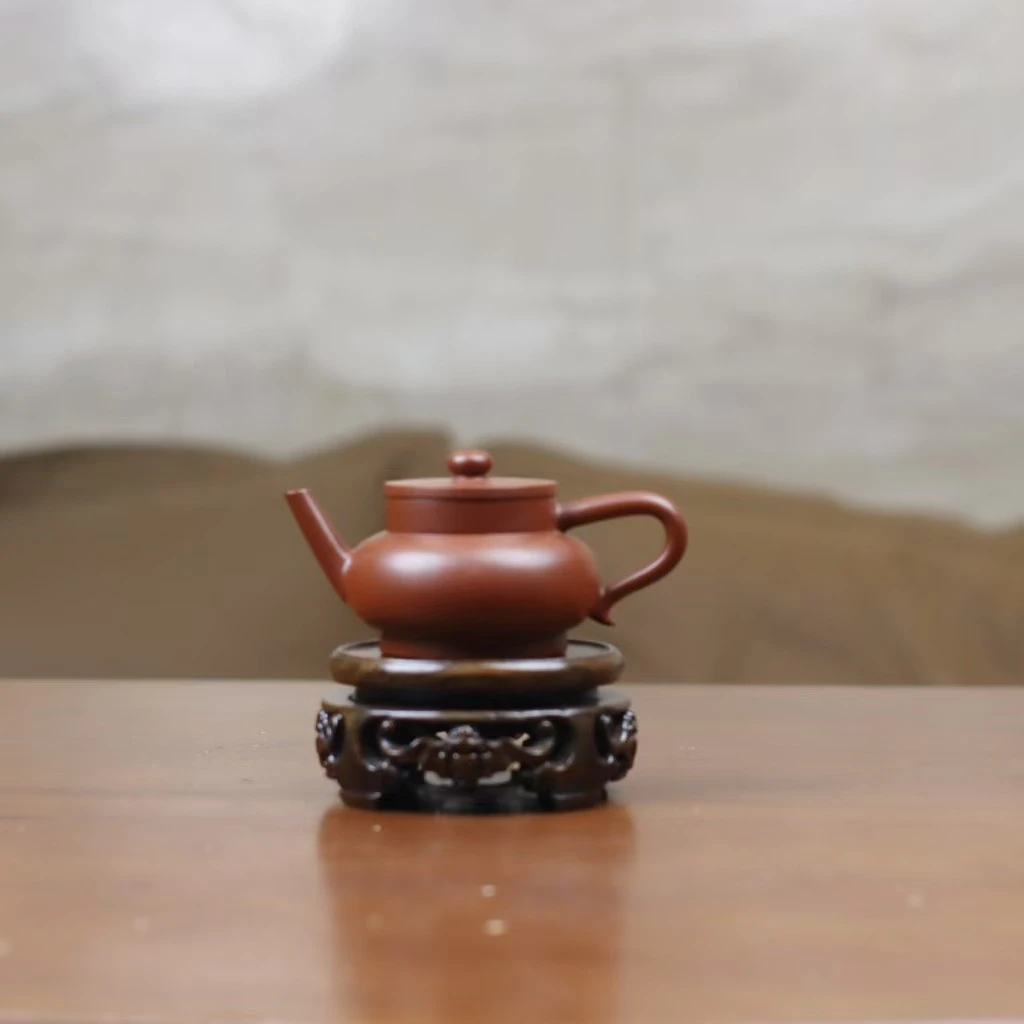 【旭壶山房底款】朱泥忍壶二代-容量120cc左右。