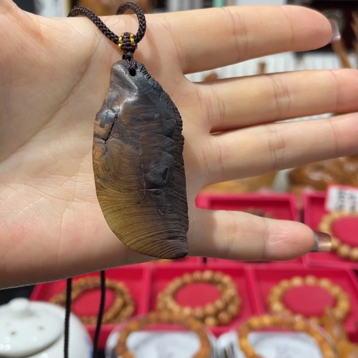 崖柏太行崖柏雷击随形吊坠一条