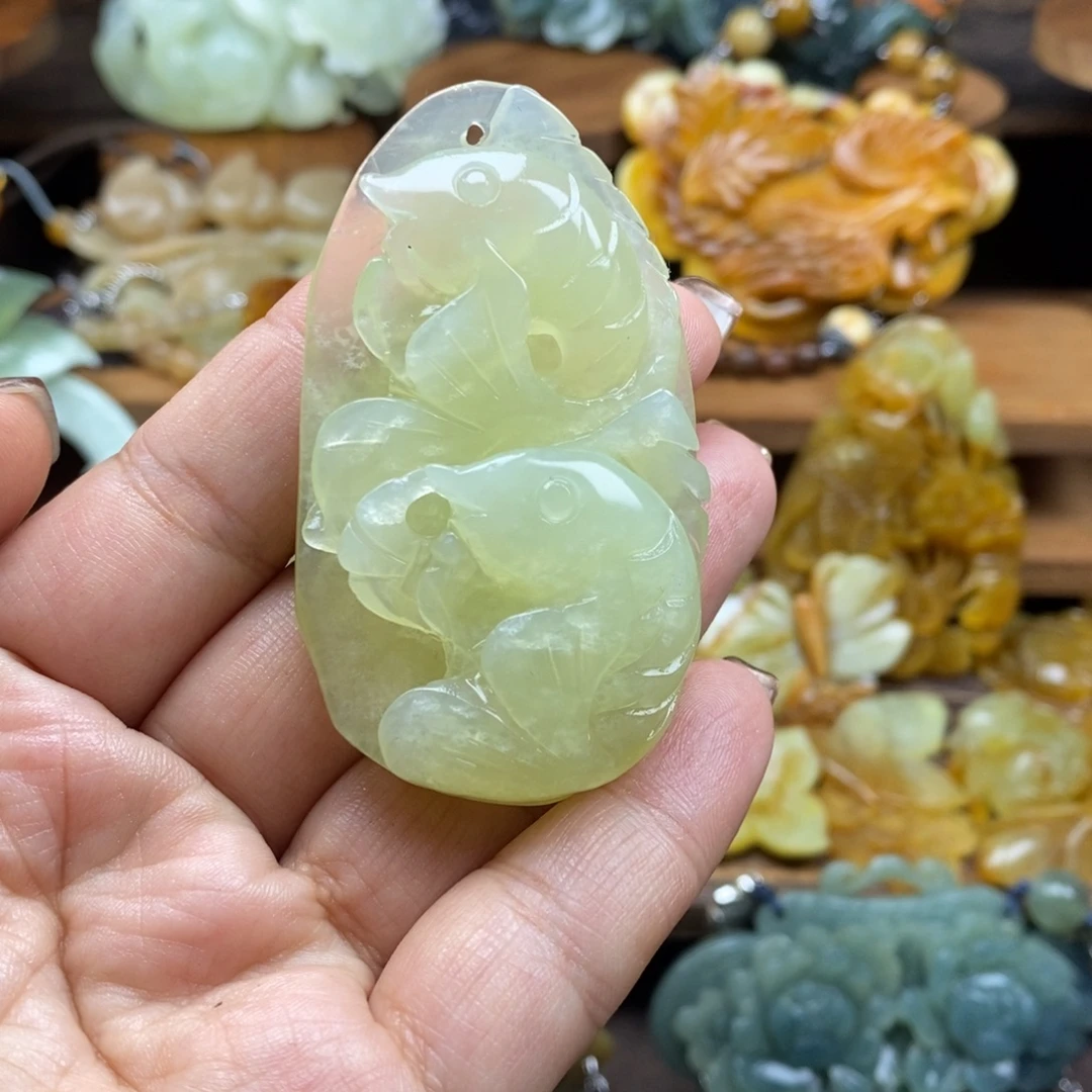 蛇纹石玉未镶嵌吊坠(赠链)