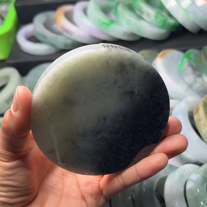 定制翡翠未镶嵌手镯